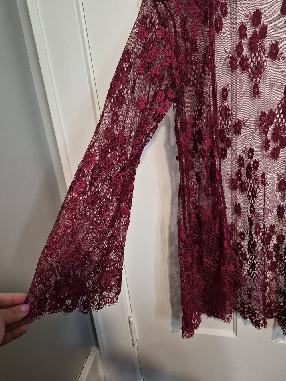 Sheer Burgundy Floral Lace Kimono Robe - Picture 3 of 4